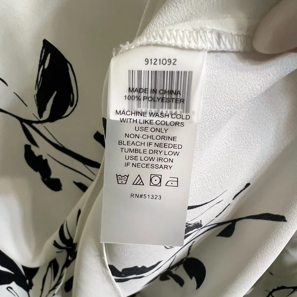 Vince Camuto Flutter Sleeve Floral Whispers V-Neck Tunic-Size XXS - Picture 5 of 5